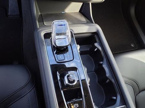 Used 2025 Volvo XC90 T8 Plus w/ Protection Package Premier image 13