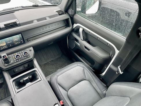 Used 2024 Land Rover Defender 110 X-Dynamic SE image 16
