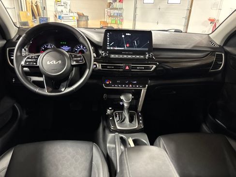 Used 2023 Kia Seltos EX AWD/4WD image 10
