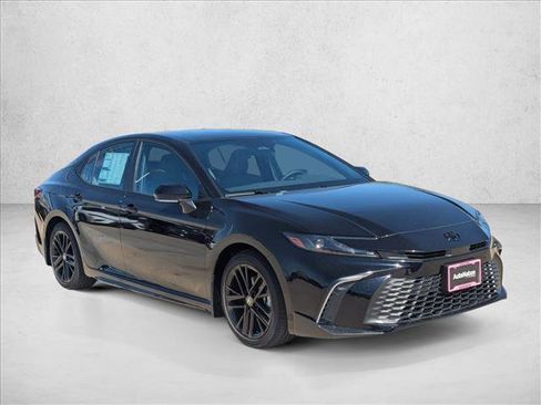 Used 2026 Toyota Camry SE w/ Convenience Package image 7