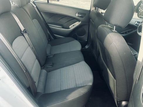 Used 2017 Kia Forte S image 12