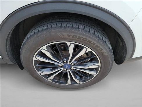 Used 2022 Ford Escape SE w/ SE Sport Appearance Package FWD image 8