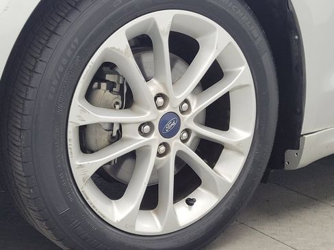 Used 2019 Ford Fusion SE FWD image 31