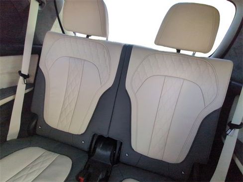 Certified 2023 BMW X7 xDrive40i w/ Executive Package image 16