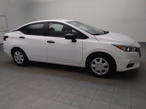 Used 2022 Nissan Versa S FWD image 11