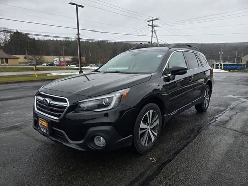 Used 2019 Subaru Outback 3.6R Limited image 1