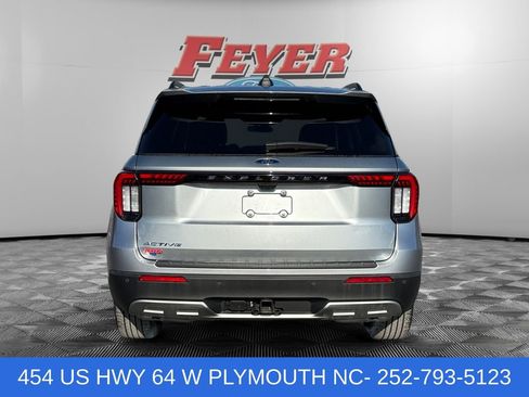 Certified 2025 Ford Explorer Active w/ Active Comfort Package RWD image 4