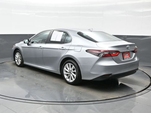 Used 2024 Toyota Camry LE FWD image 4