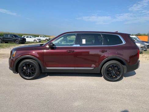 Used 2020 Kia Telluride LX AWD/4WD image 3