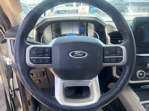 Used 2023 Ford Expedition XLT RWD image 10