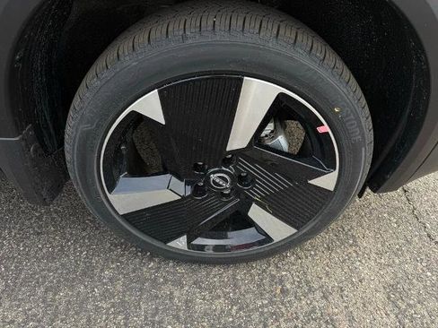 New 2026 Nissan Kicks SR image 9