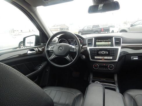 Used 2015 Mercedes-Benz GL 450 4MATIC image 21