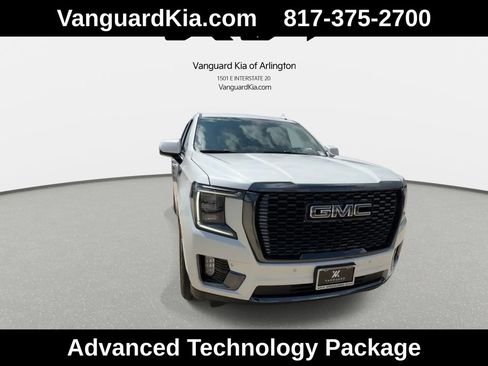 Used 2023 GMC Yukon XL Denali Ultimate AWD/4WD image 3