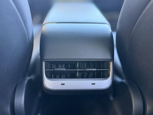 Used 2024 Tesla Model Y Long Range image 49