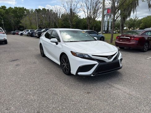 Used 2021 Toyota Camry SE image 7