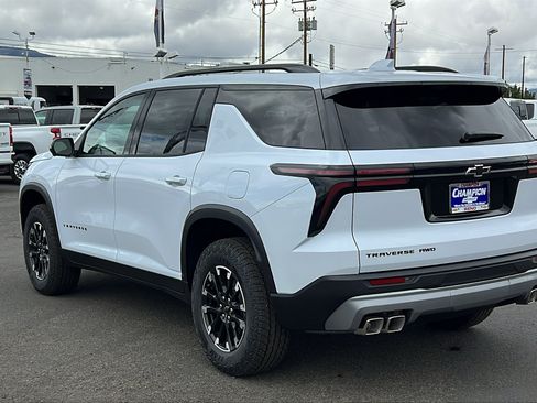 New 2026 Chevrolet Traverse Z71 w/ Driver Confidence Package AWD/4WD image 7
