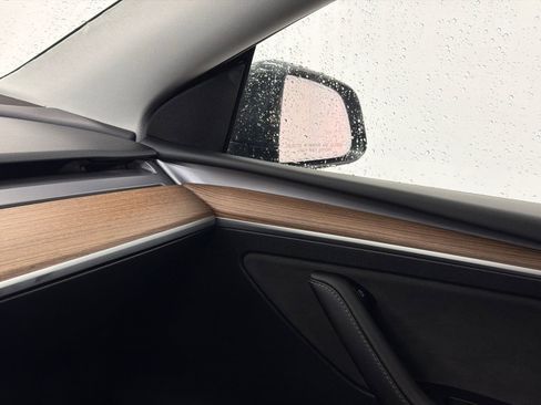 Used 2024 Tesla Model Y Long Range image 29