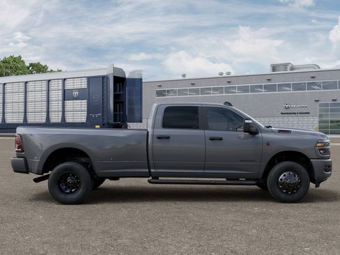 New 2026 RAM 3500 Big Horn AWD/4WD image 21