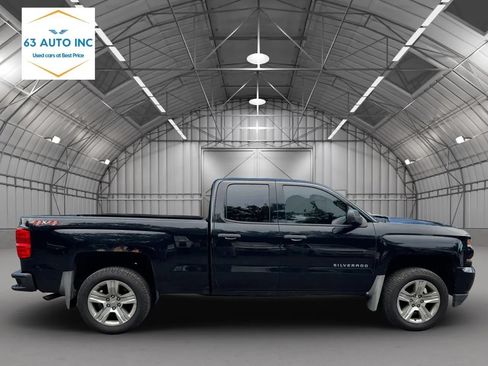 Used 2018 Chevrolet Silverado 1500 Custom w/ Custom Value Package AWD/4WD image 6