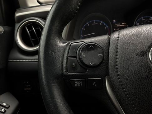 Used 2017 Toyota RAV4 XLE AWD/4WD image 32