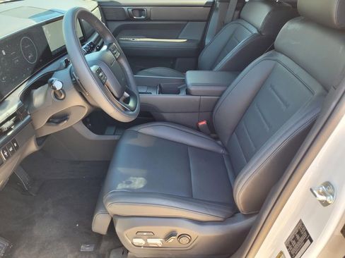 Certified 2025 Hyundai Santa Fe Calligraphy image 9