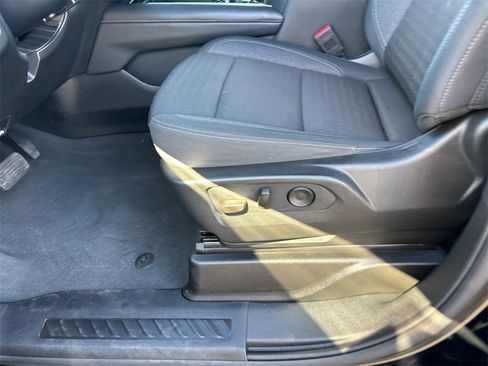 Used 2025 Chevrolet Suburban LS image 23