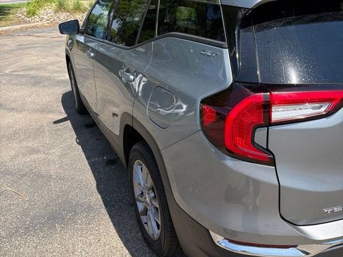 Used 2024 GMC Terrain SLT AWD/4WD image 13