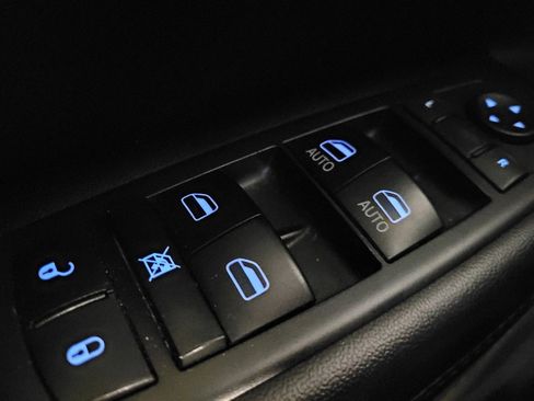 Used 2019 Jeep Grand Cherokee Altitude image 27