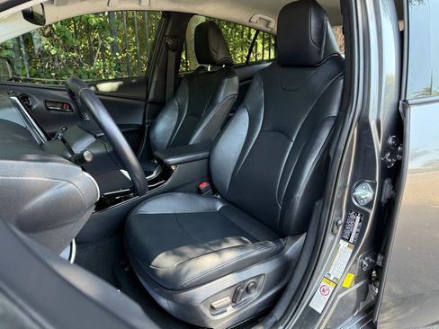 Used 2019 Toyota Prius Prime Advanced image 12