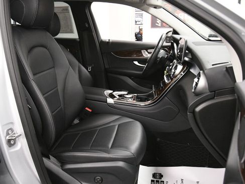 Used 2019 Mercedes-Benz GLC 300 4MATIC image 27