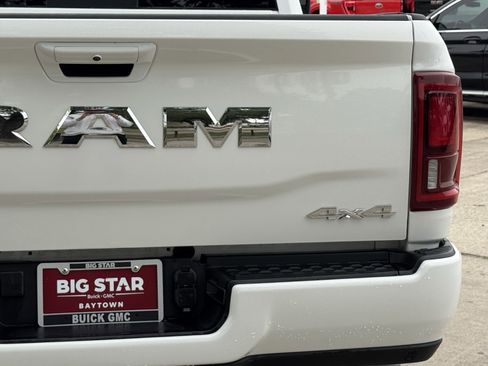 Used 2025 RAM 2500 Laramie AWD/4WD image 10