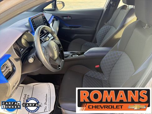 Used 2020 Toyota C-HR XLE image 11