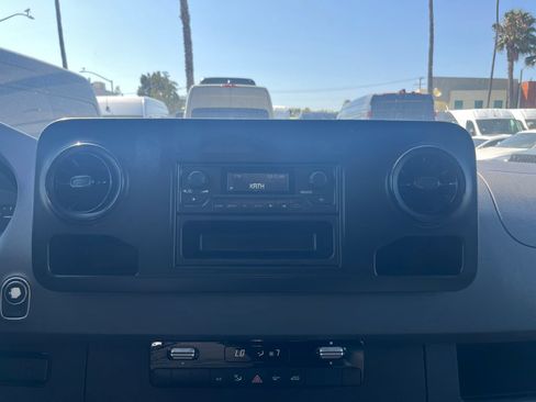 Used 2019 Mercedes-Benz Sprinter 144 image 14