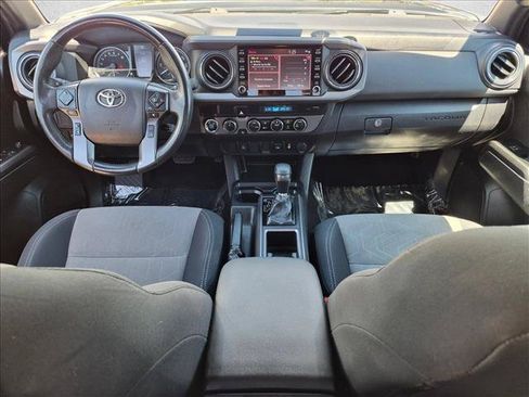 Used 2022 Toyota Tacoma TRD Off-Road AWD/4WD image 18