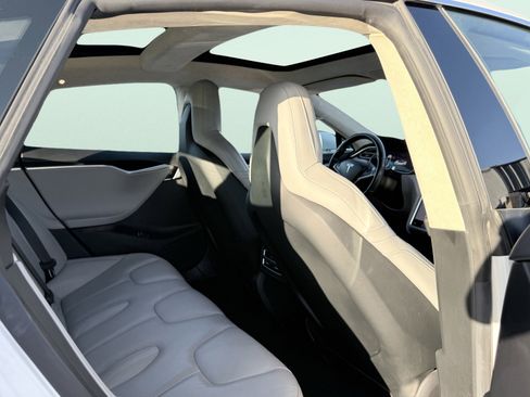 Used 2016 Tesla Model S 60 image 26