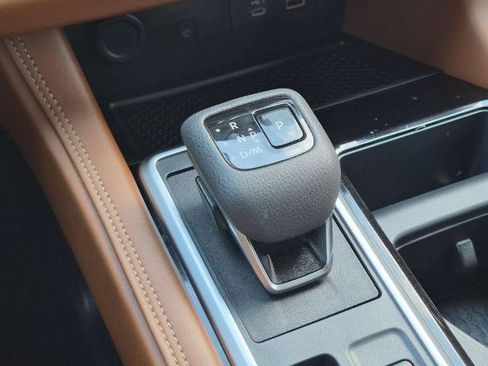 Certified 2025 Nissan Pathfinder Platinum FWD image 25