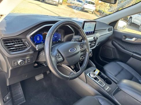 Used 2020 Ford Escape Titanium image 12