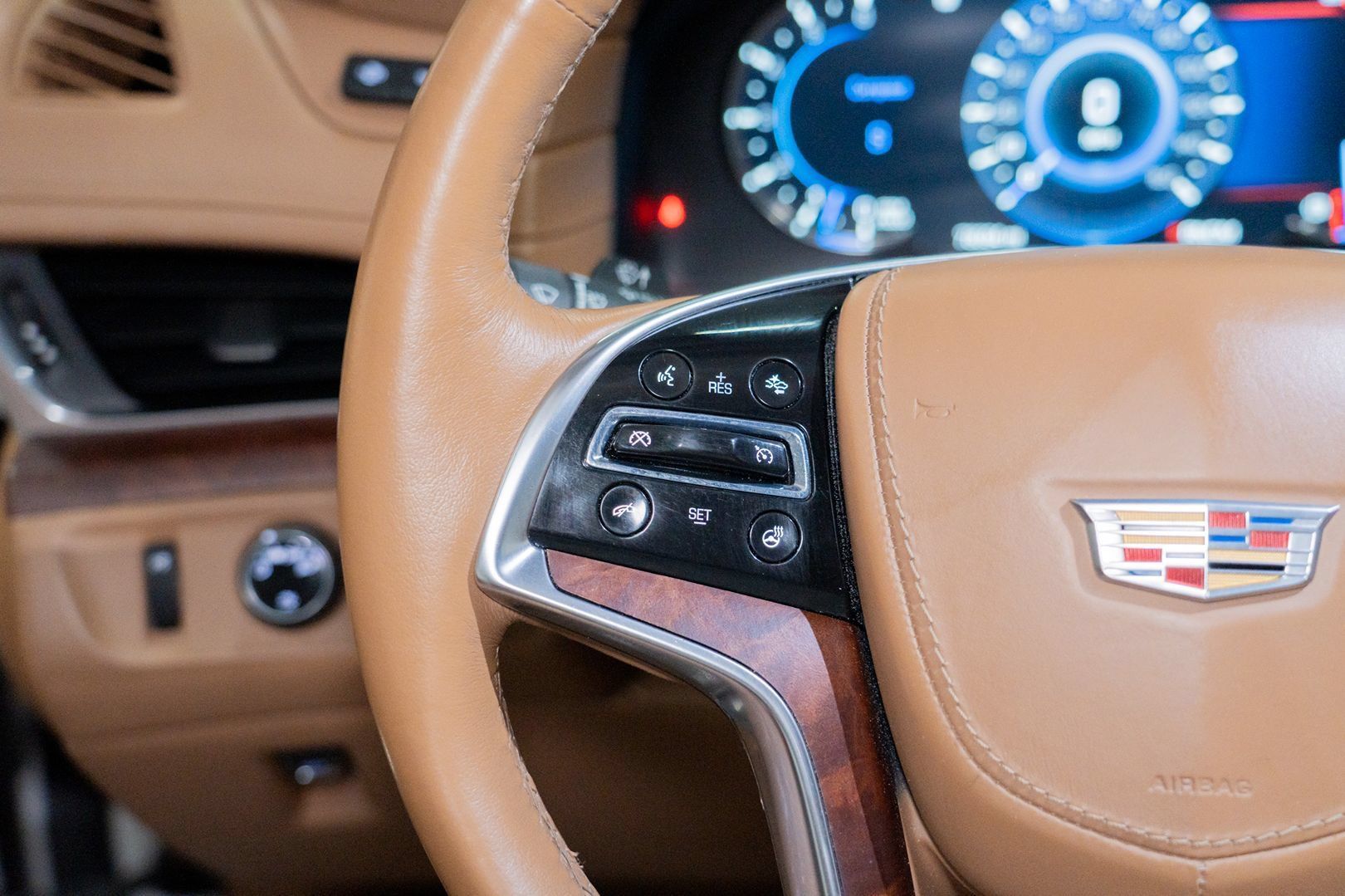 Used 2016 Cadillac Escalade Platinum AWD/4WD image 42