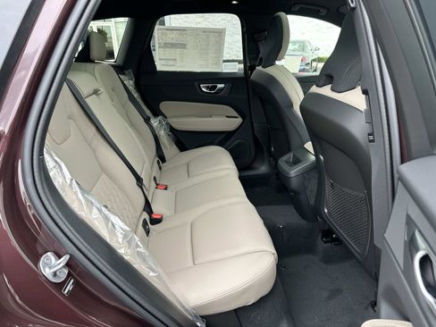 New 2026 Volvo XC60 B5 Plus w/ Climate Package PRO image 18