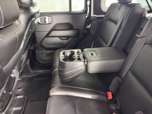 Used 2021 Jeep Wrangler Unlimited Rubicon w/ Dual Top Group AWD/4WD image 23