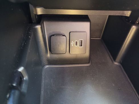 Used 2025 Ford Explorer ST-Line image 26