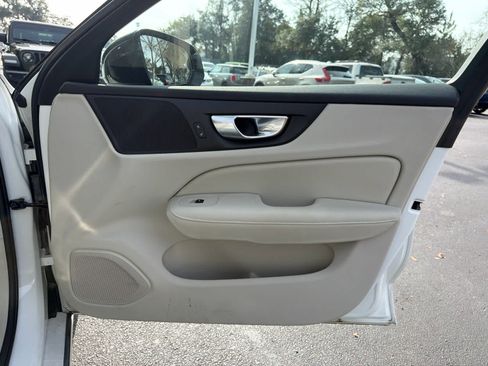 Certified 2025 Volvo S60 B5 Plus image 22