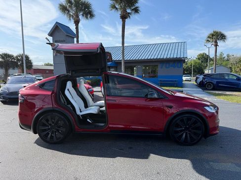Used 2022 Tesla Model X Plaid AWD/4WD image 4