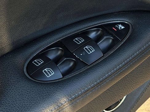 Used 2007 Mercedes-Benz E 350 4MATIC Sedan image 11