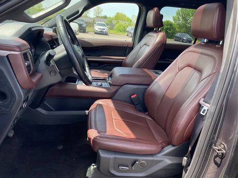 Used 2023 Ford Expedition Limited AWD/4WD image 16