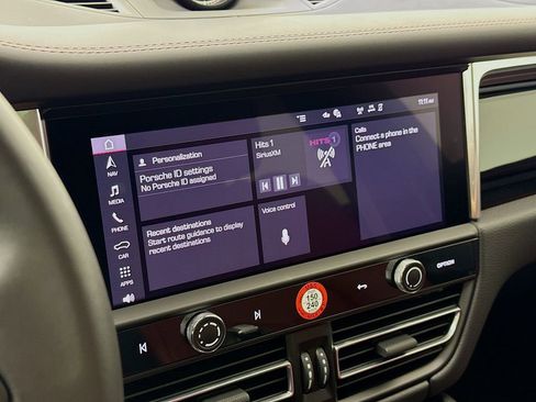 Certified 2025 Porsche Macan image 19