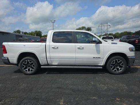 Used 2025 RAM 1500 Laramie AWD/4WD image 8