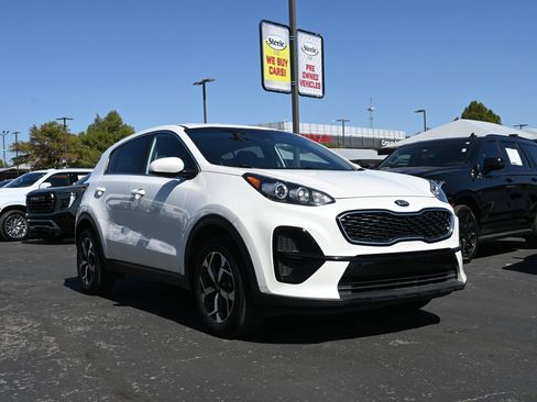 Used 2022 Kia Sportage LX FWD image 3