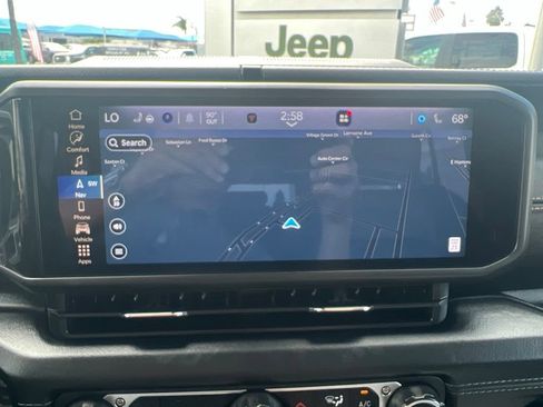 Used 2024 Jeep Wrangler Unlimited Sahara w/ Technology Group AWD/4WD image 76