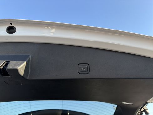 Used 2024 Cadillac XT6 Sport w/ LPO, Floor Liner Package image 29